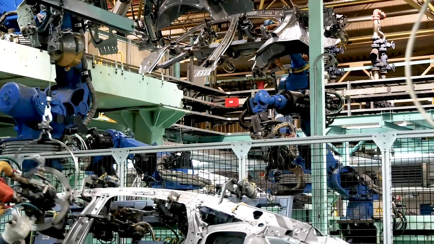Otomatik yerleştirme yapan üretim makinesi